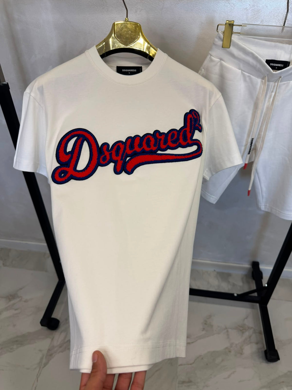 Dsquared2